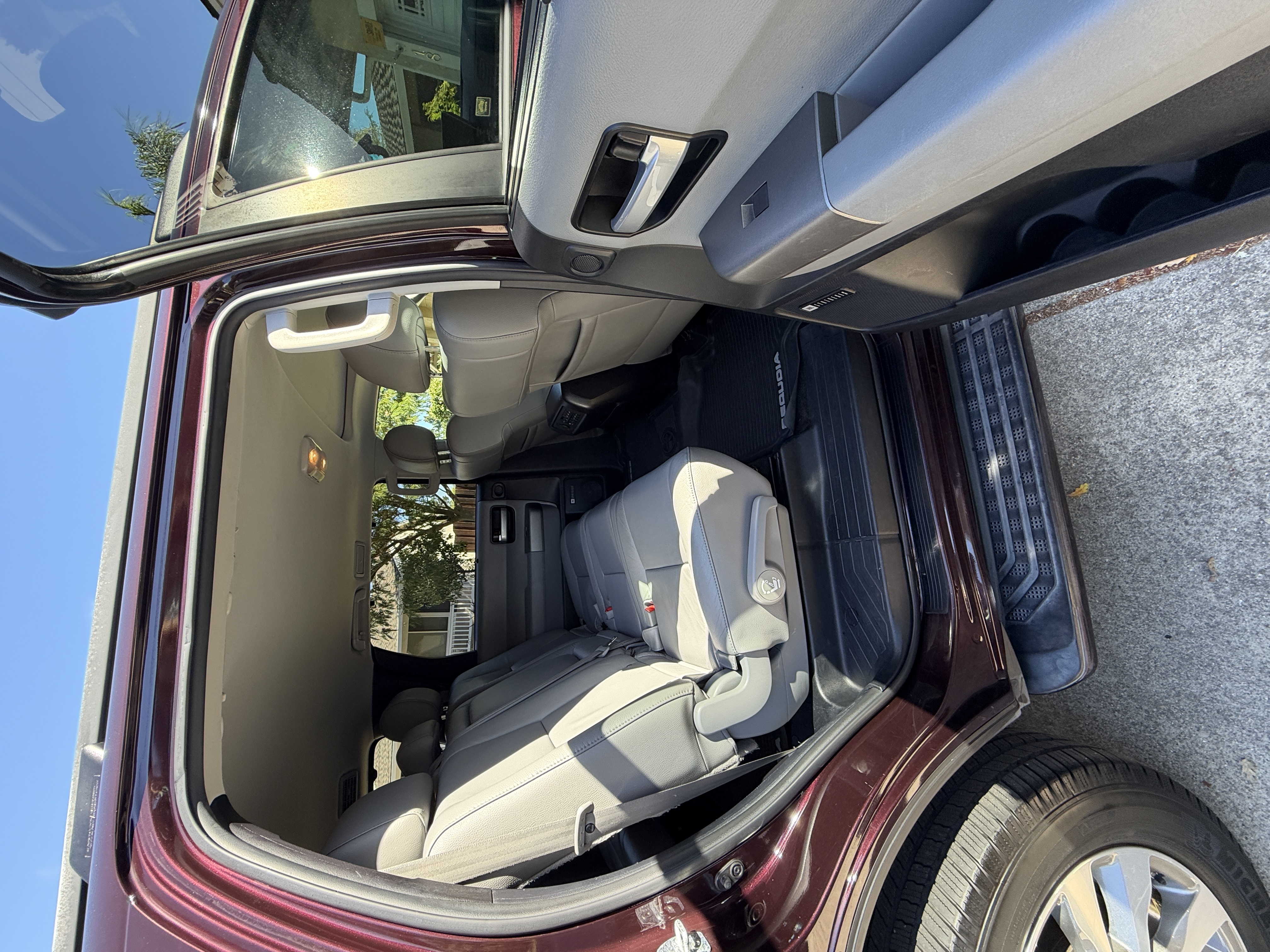 Used 2017 Toyota Sequoia Limited w/ Safety & Convenience Package AWD/4WD image 11