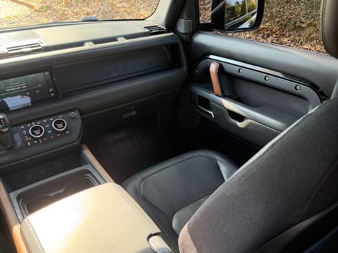 Used 2021 Land Rover Defender 110 X image 19