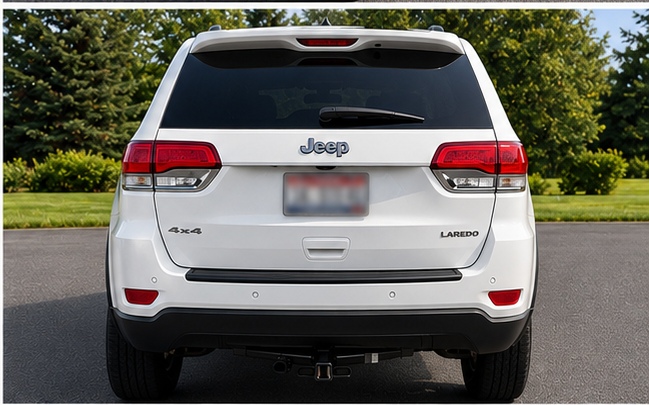 Used 2018 Jeep Grand Cherokee Laredo AWD/4WD image 8