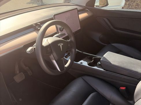 Used 2020 Tesla Model Y Long Range image 11