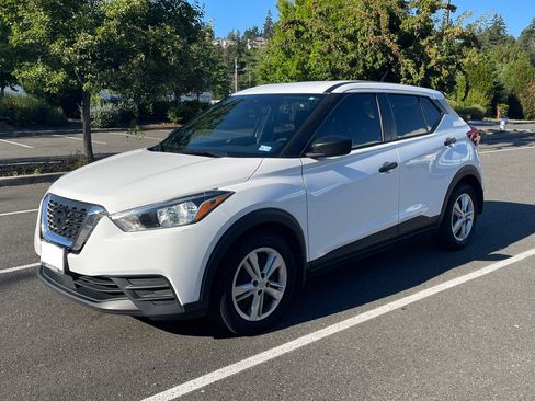 Used 2020 Nissan Kicks S FWD image 8