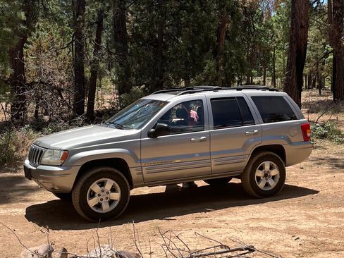 Used 2001 Jeep Grand Cherokee Limited AWD/4WD image 2