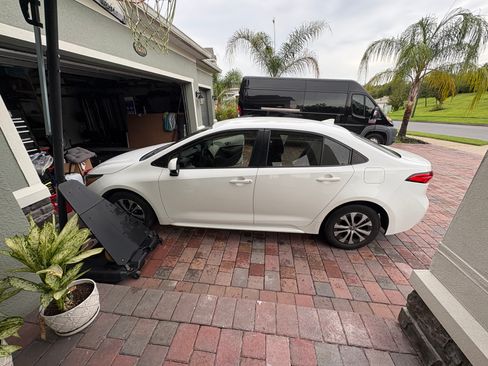 Used 2022 Toyota Corolla LE FWD image 6