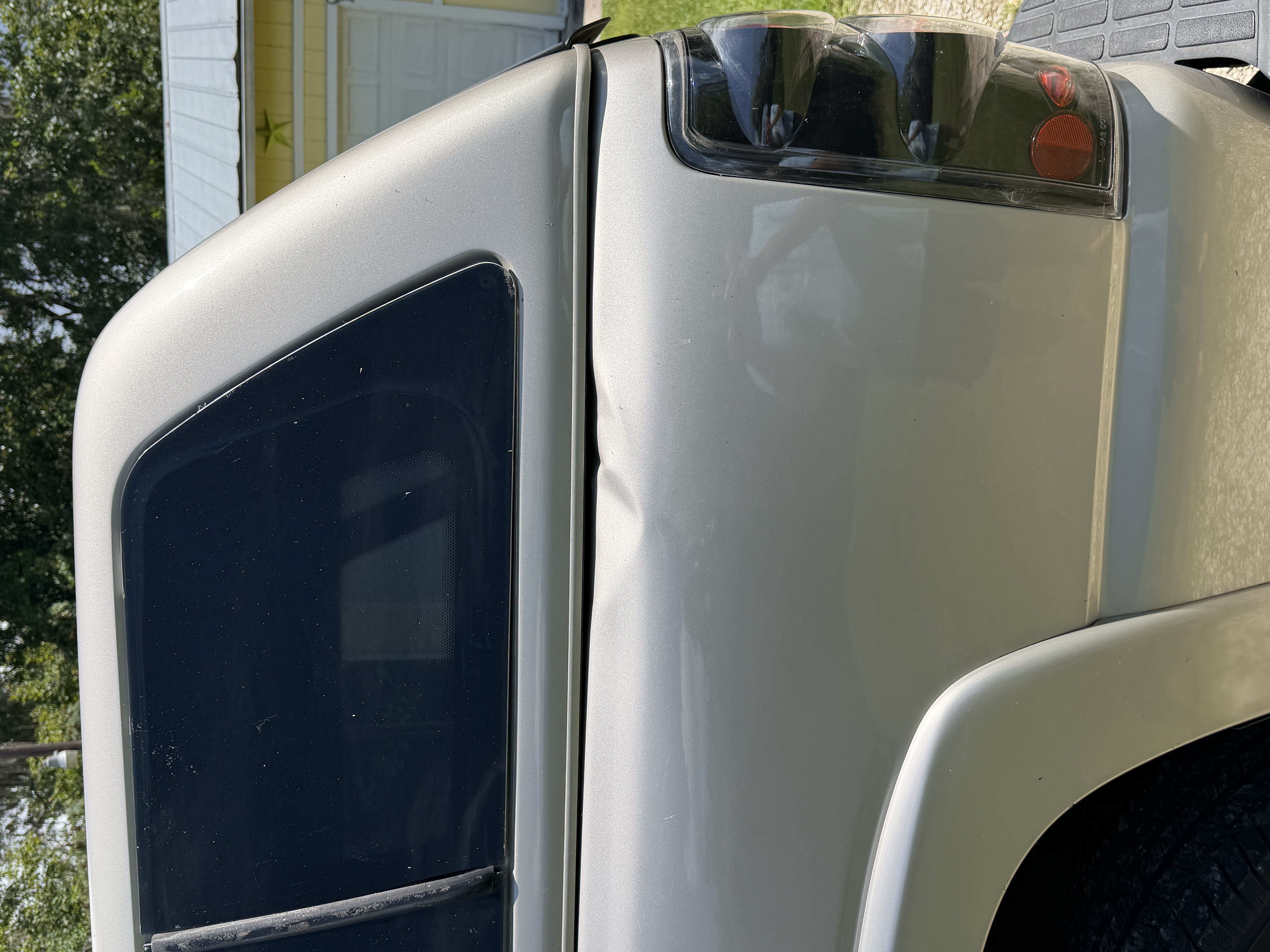 Used 2004 Chevrolet Silverado 2500 LT w/ Heavy-Duty Power Package RWD image 4