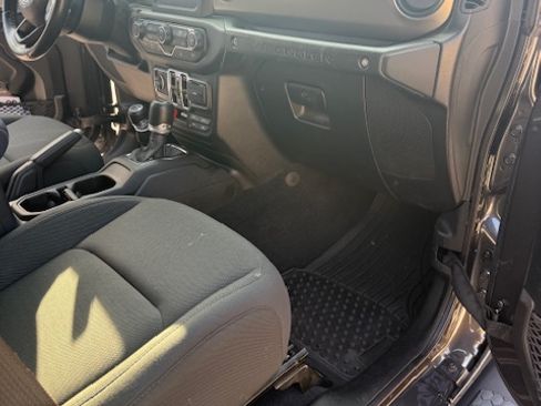 Used 2020 Jeep Wrangler Unlimited Sport S image 9