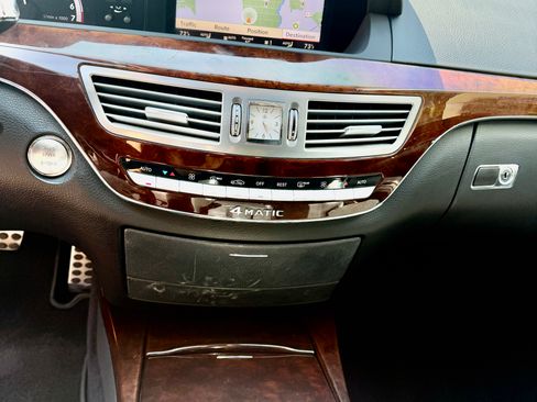 Used 2011 Mercedes-Benz S 550 S 550 4MATIC Sedan 4D image 22