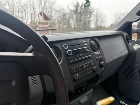 Used 2011 Ford F350 XL w/ Skid Plate Pkg image 6