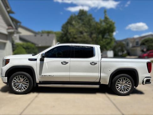 Used 2019 GMC Sierra 1500 Denali w/ Denali Ultimate Package AWD/4WD image 10