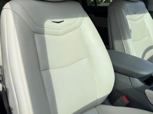 Used 2020 Cadillac XT6 Premium Luxury image 13