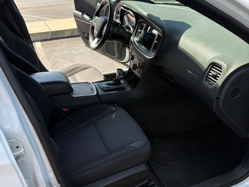 Used 2018 Dodge Charger SXT Plus RWD image 9
