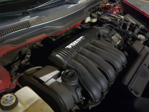 Used 2005 Volvo S40 2.4i FWD image 9
