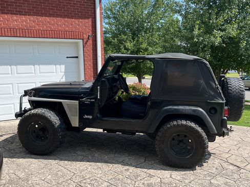 Used 1999 Jeep Wrangler Sahara image 4