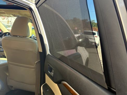 Used 2018 Toyota Highlander Limited Platinum image 16