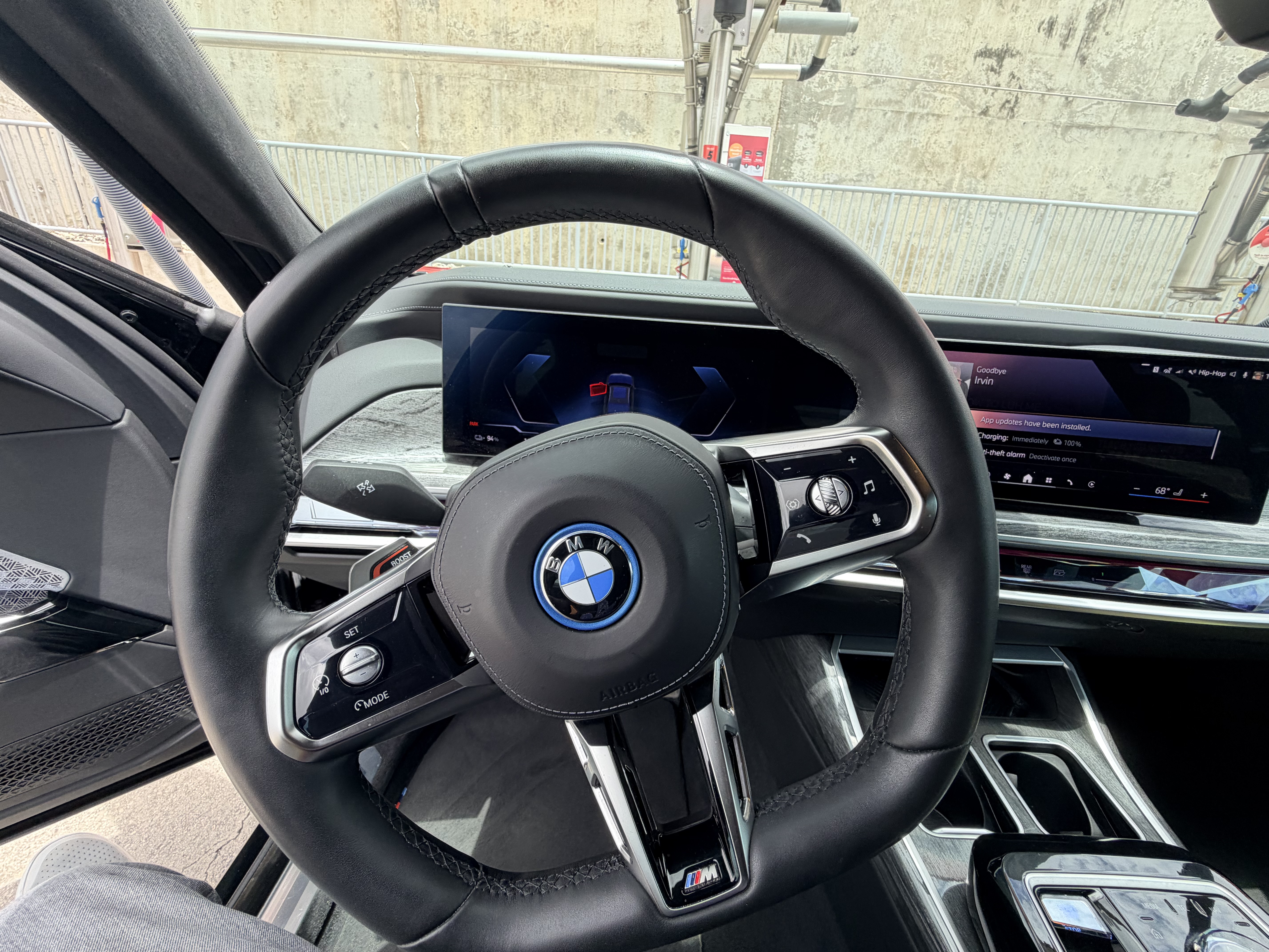 Used 2023 BMW i7 xDrive60 AWD/4WD image 18