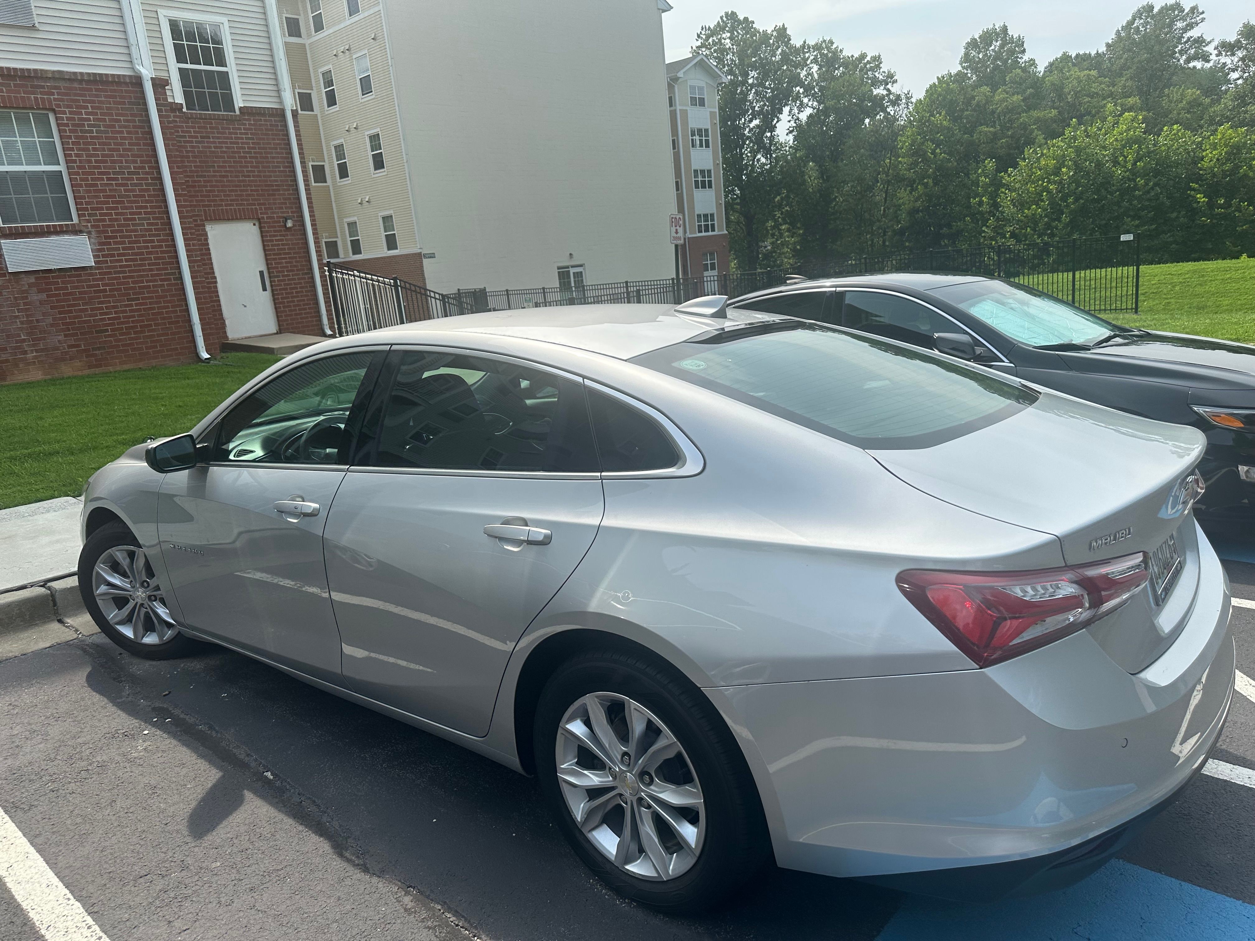 Used 2019 Chevrolet Malibu LT w/ Driver Confidence Package FWD image 1