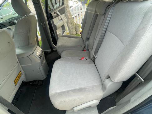Used 2013 Toyota Highlander 4WD w/ Cold Weather Pkg image 10
