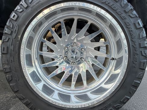 Used 2019 RAM 1500 Laramie w/ Sport Appearance Package AWD/4WD image 8