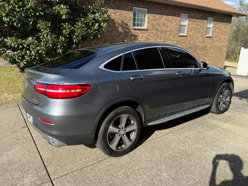 Used 2017 Mercedes-Benz GLC 300 4MATIC Coupe image 6