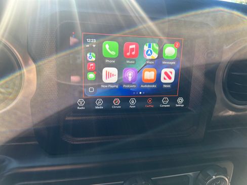 Used 2018 Jeep Wrangler Unlimited Sport image 16