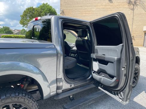 Used 2022 Ford F150 Lariat w/ Equipment Group 502A High AWD/4WD image 15