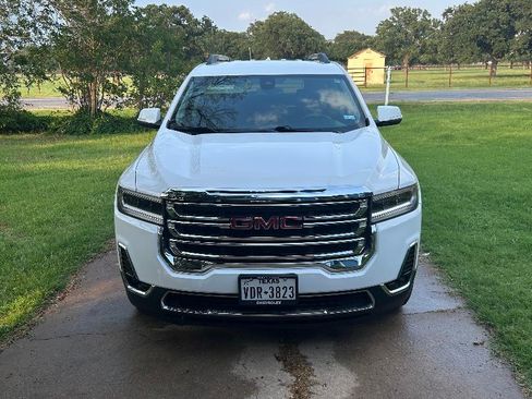 Used 2023 GMC Acadia SLT image 10