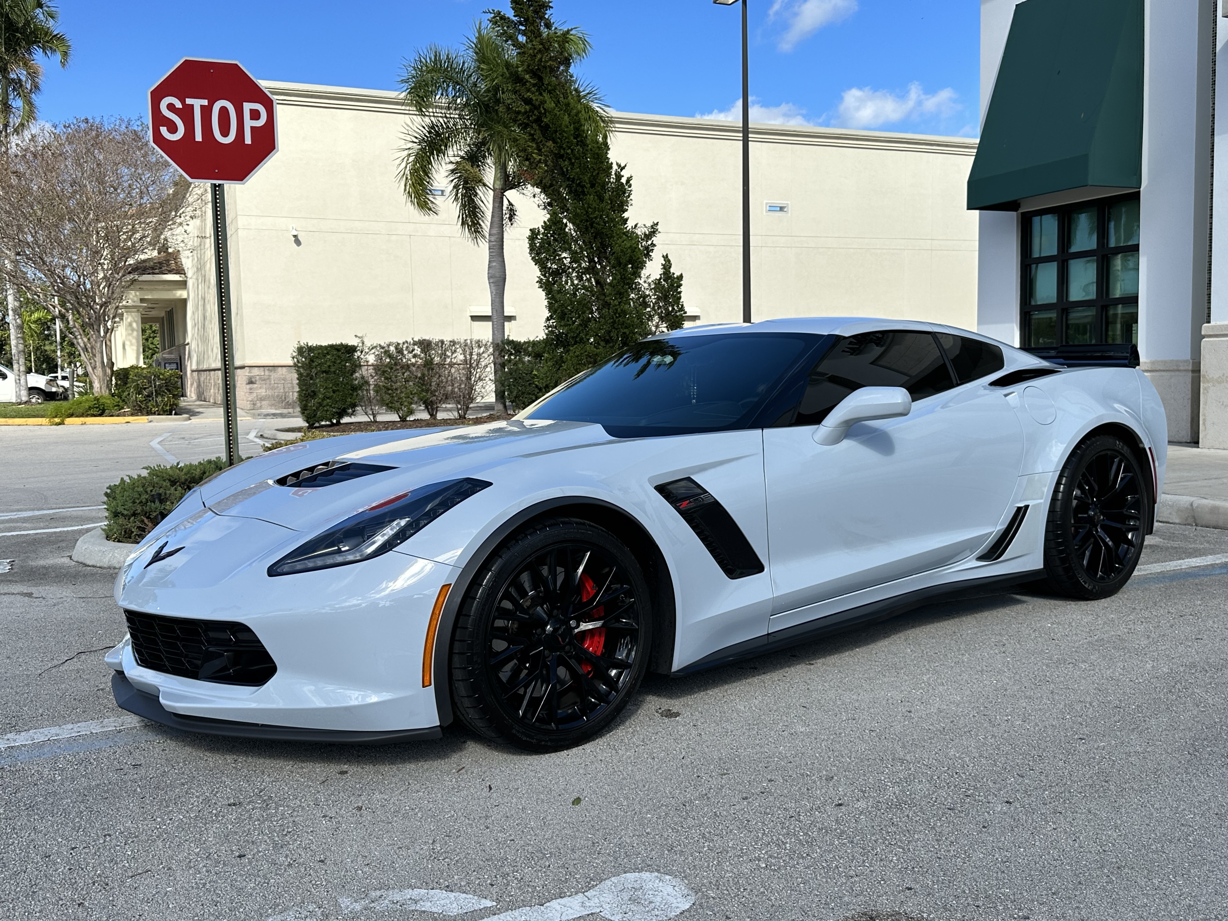 Used 2019 Chevrolet Corvette Z06 RWD image 1