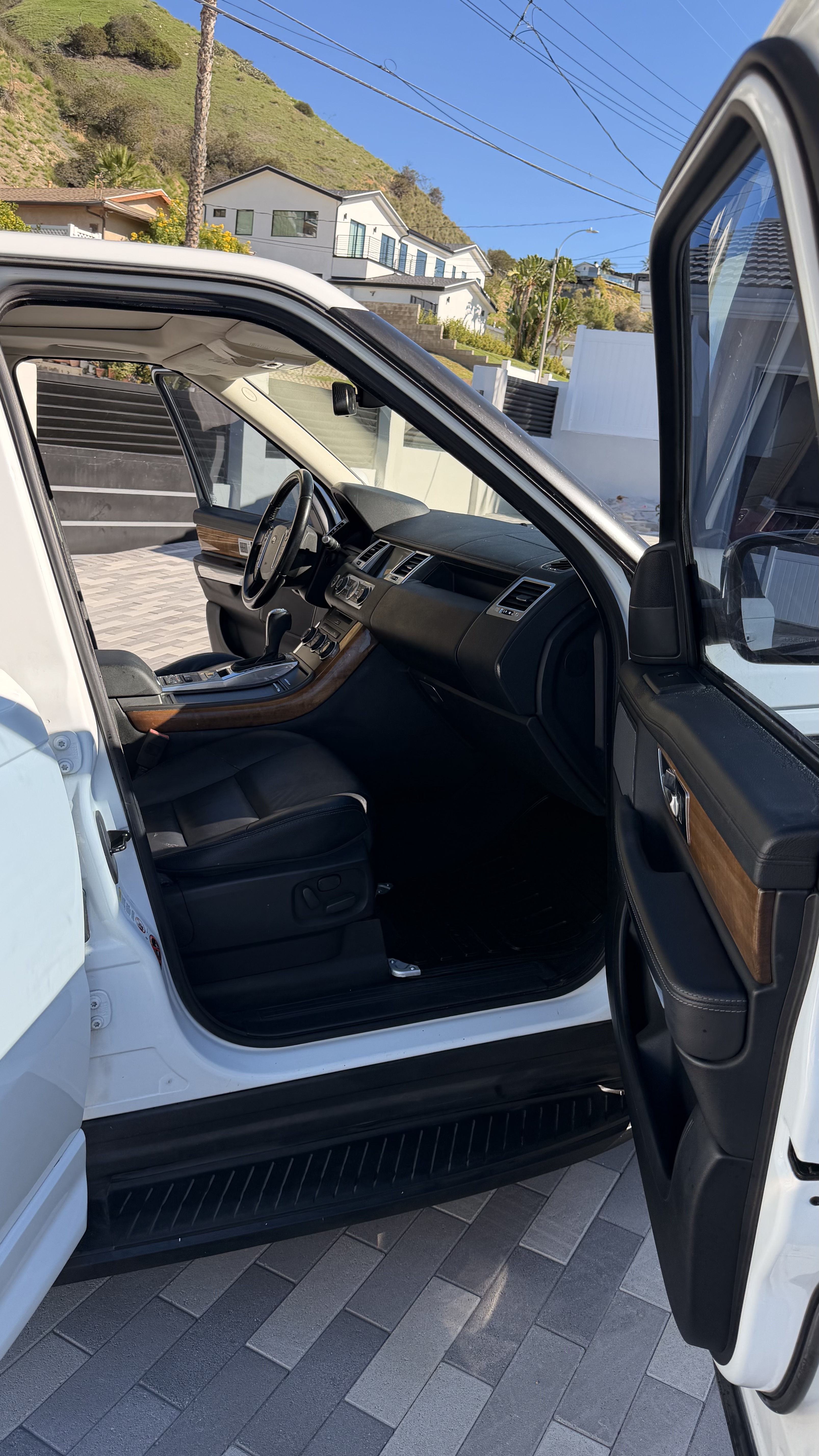 Used 2012 Land Rover Range Rover Sport HSE AWD/4WD image 14
