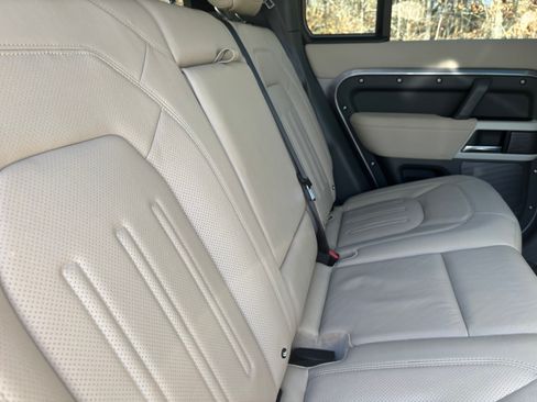 Used 2021 Land Rover Defender 110 SE image 14
