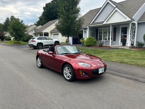 Used 2010 MAZDA MX-5 Miata Sport w/ Convenience Pkg RWD image 14
