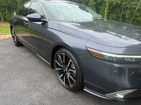 Used 2023 Honda Accord Touring image 19