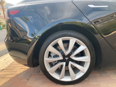 Used 2020 Tesla Model 3 Long Range image 2