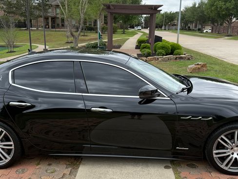 Used 2018 Maserati Ghibli S GranLusso image 8