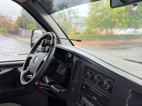 Used 2014 GMC Savana 1500 LT w/ LT Preferred Equipment Group RWD image 10