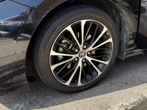 Used 2019 Toyota Camry SE image 11