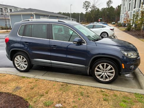 Used 2016 Volkswagen Tiguan SE image 1