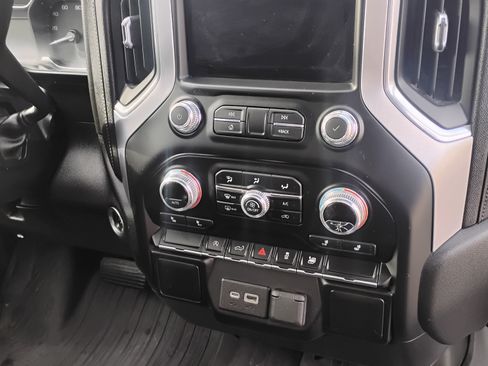 Used 2021 GMC Sierra 1500 Elevation image 10