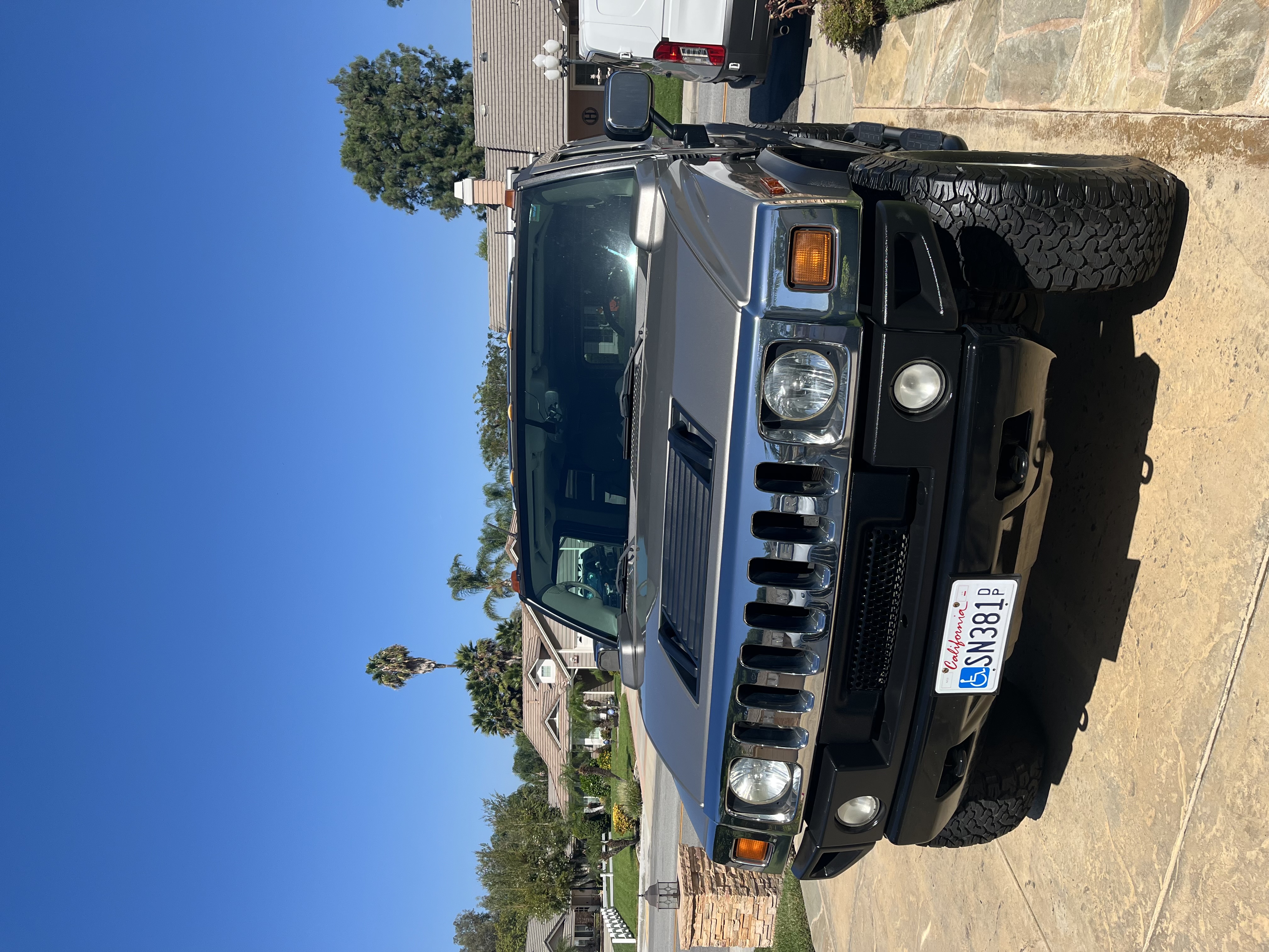 Used 2003 HUMMER H2 w/ Preferred Equipment Group AWD/4WD image 1