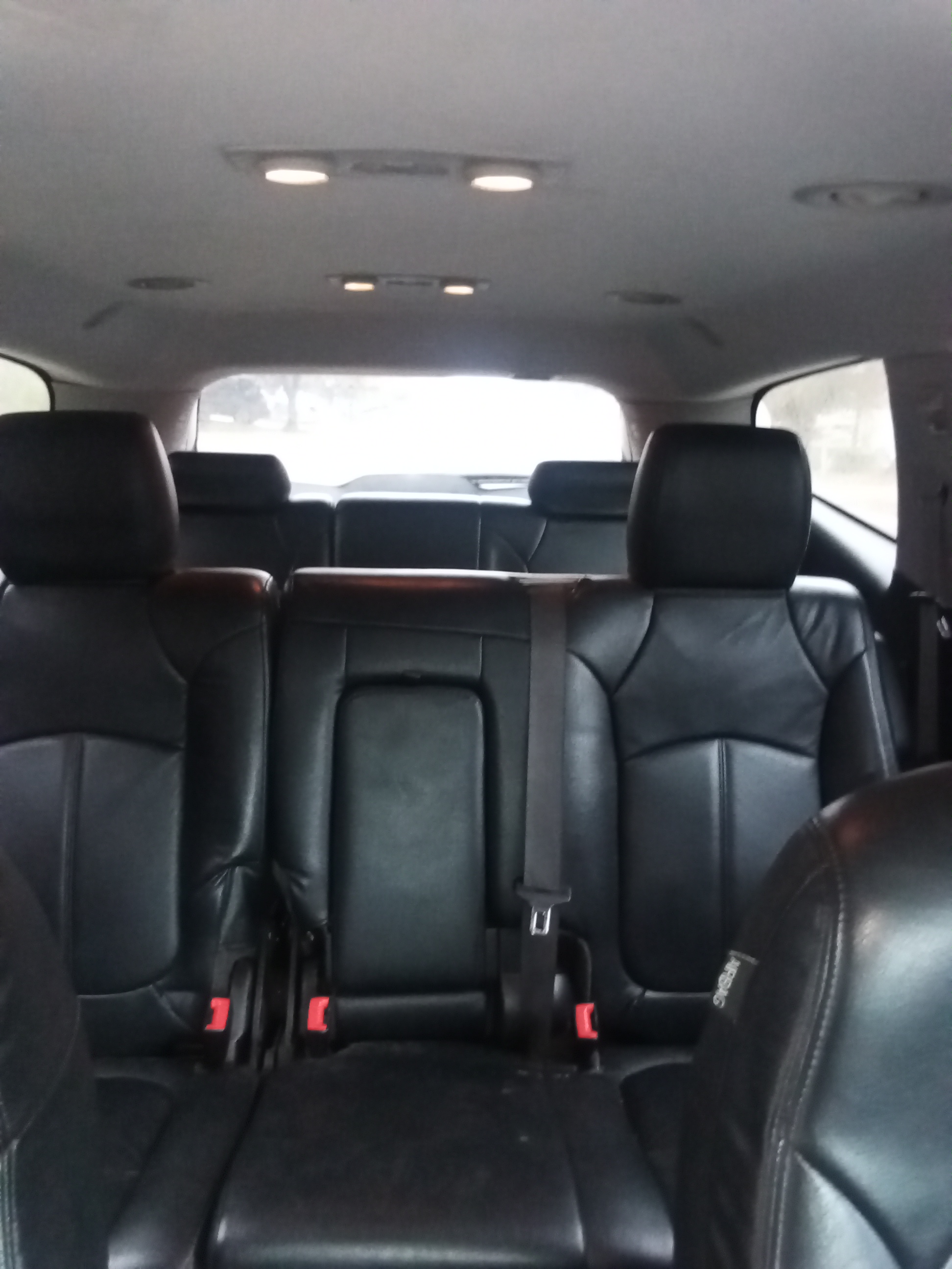 Used 2014 Chevrolet Traverse LT FWD image 1
