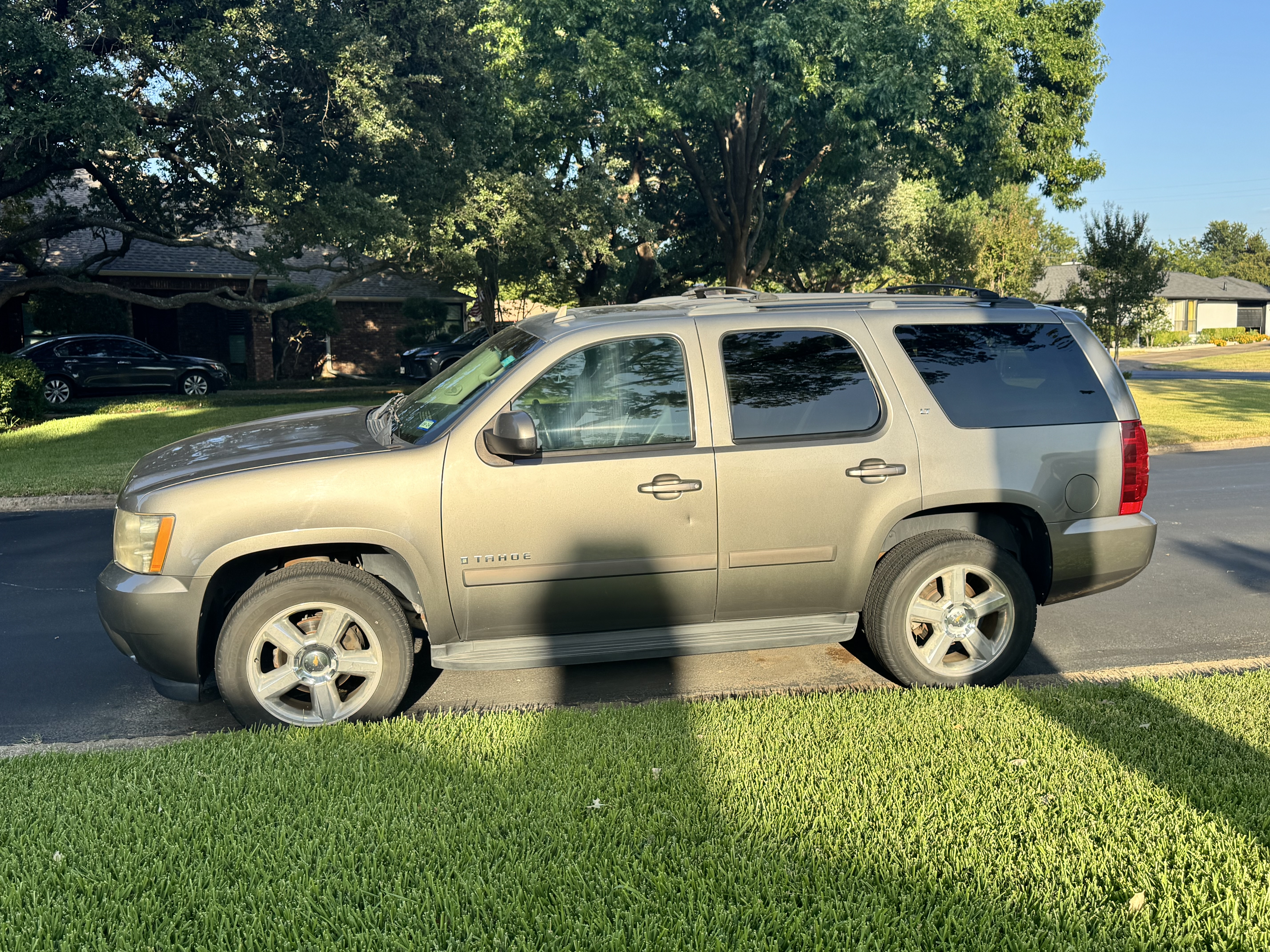 Used 2007 Chevrolet Tahoe LT w/ LT Preferred Equipment Group RWD image 2
