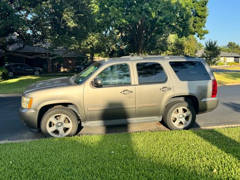 Used 2007 Chevrolet Tahoe LT w/ LT Preferred Equipment Group RWD image 2