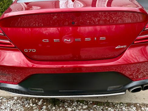 Used 2023 Genesis G70 2.0T image 6