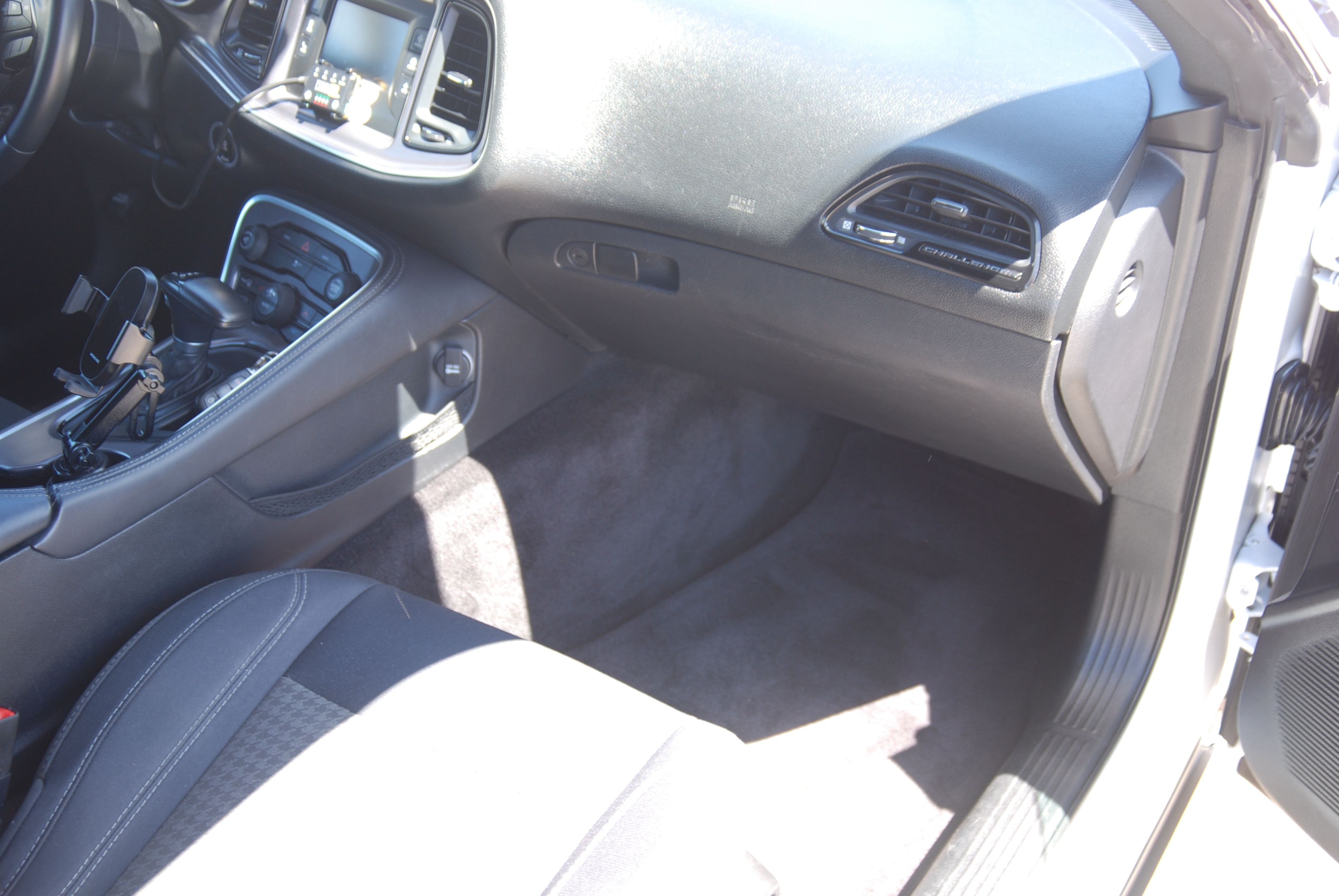Used 2016 Dodge Challenger SXT RWD image 22