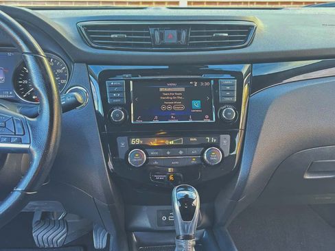 Used 2021 Nissan Rogue Sport SV image 15