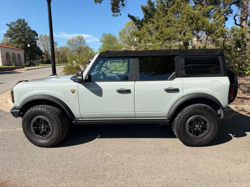 Used 2021 Ford Bronco Badlands image 5