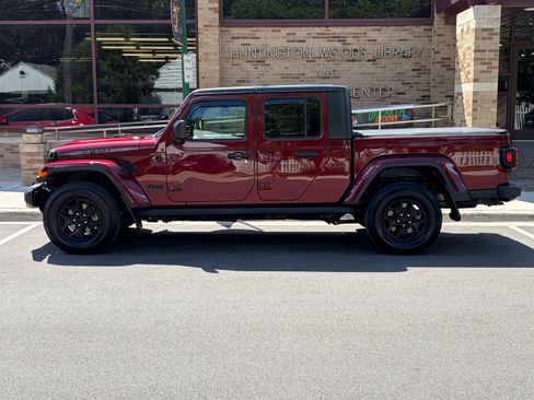 Used 2021 Jeep Gladiator Sport AWD/4WD image 1