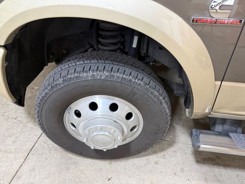 Used 2014 RAM 3500 Laramie Longhorn image 15