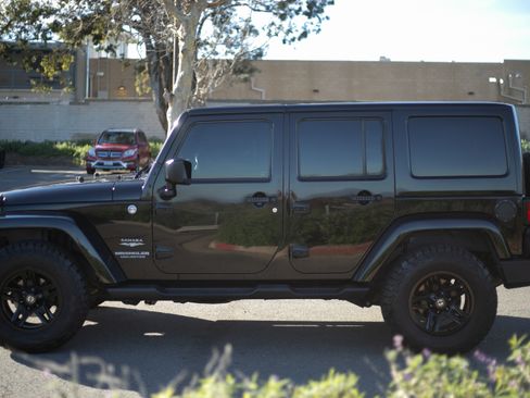 Used 2015 Jeep Wrangler Unlimited Sahara w/ Max Tow Package image 6