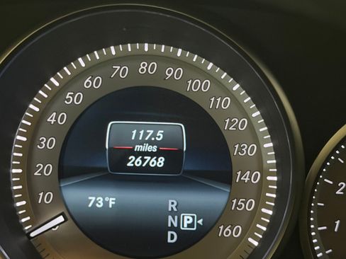 Used 2016 Mercedes-Benz E 400 Cabriolet image 2