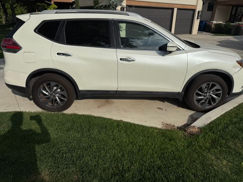 Used 2016 Nissan Rogue SL w/ SL Premium Package AWD/4WD image 4