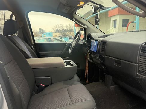 Used 2009 Nissan Titan SE w/ SE Drivers Convenience Pkg image 9